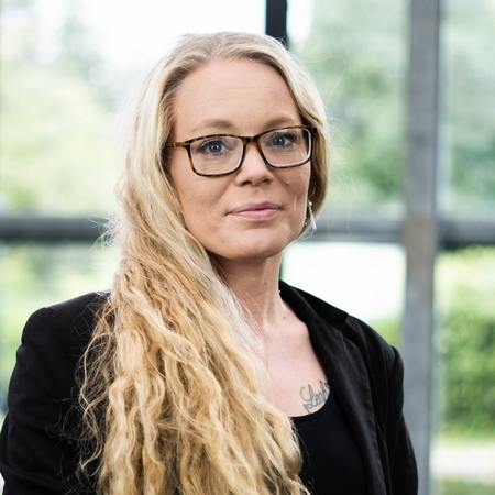 Christina R. Sørensen, Økonomiassistent hos ballisager